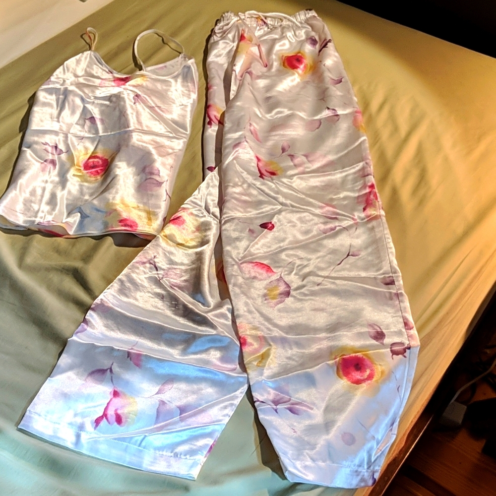AVON INTIMATES PAJAMA SET